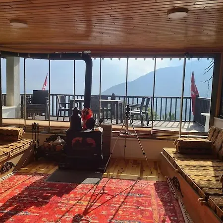 Uludag Ve Bursa Manzarali Lueks Dag Evi