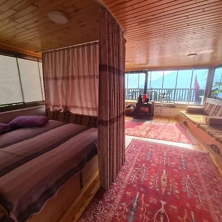 Uludag Ve Bursa Manzarali Lueks Dag Evi Hotel